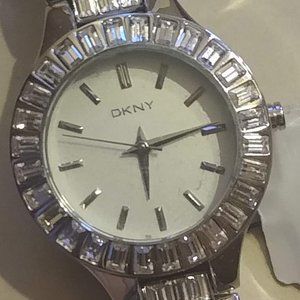 NEVER WORN Ladies DKNY Silver Crystal Watch NY8301